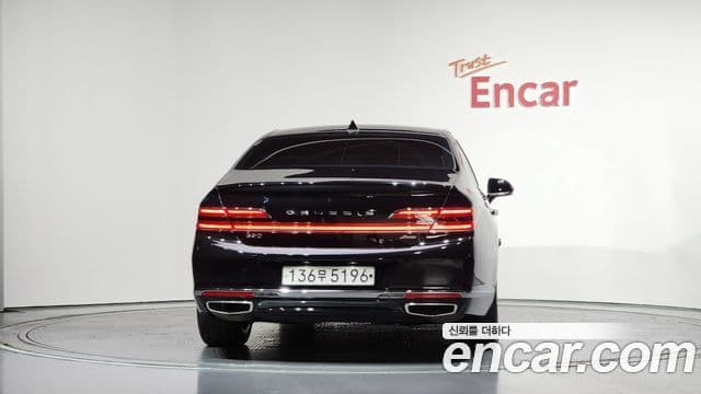 Genesis G90 4