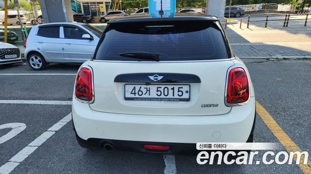 MINI Cooper 4