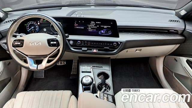 Kia K8 Hybrid 4