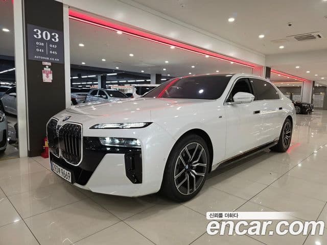 BMW 7 Series (G70) — 1