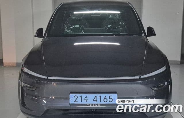 Tesla Model Y 3