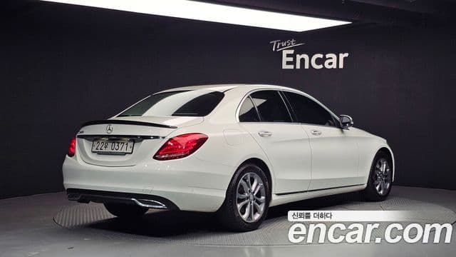 Mercedes-Benz C-Class W205 2