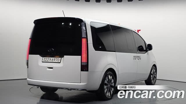 Hyundai Staria 2