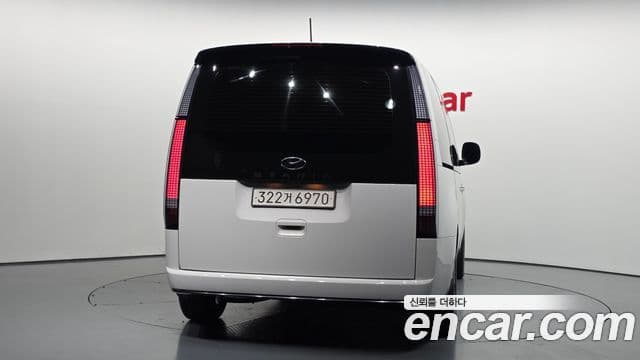 Hyundai Staria 4