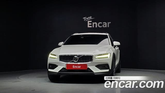 Volvo V60 Cross Country 2nd Gen 3