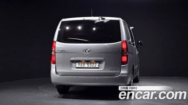 Hyundai Grand Starex 4