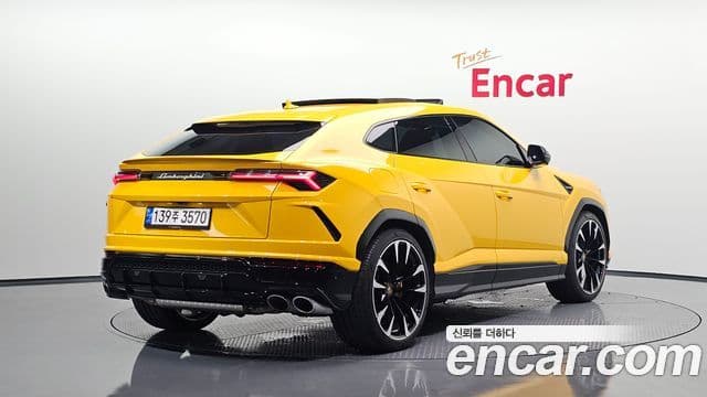Lamborghini Urus 2