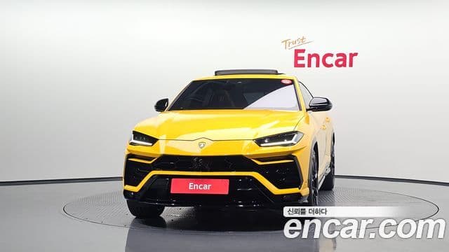 Lamborghini Urus 3