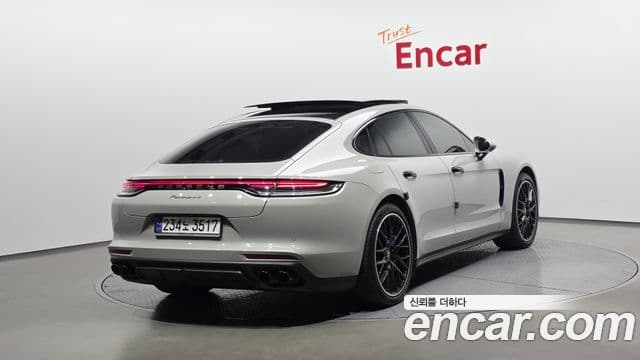 Porsche Panamera (971) 2