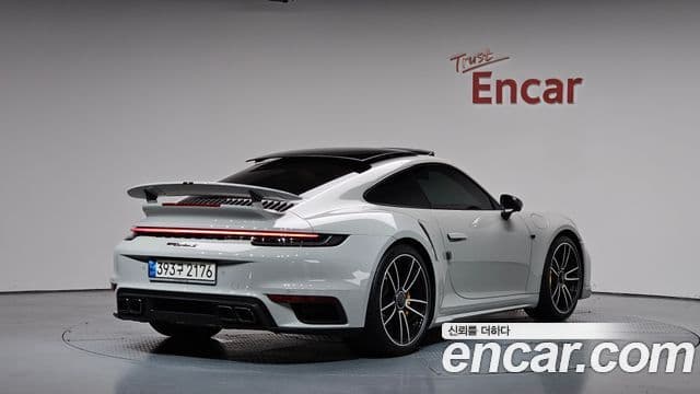 Porsche 911 (992) 2