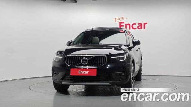 Volvo XC40 3