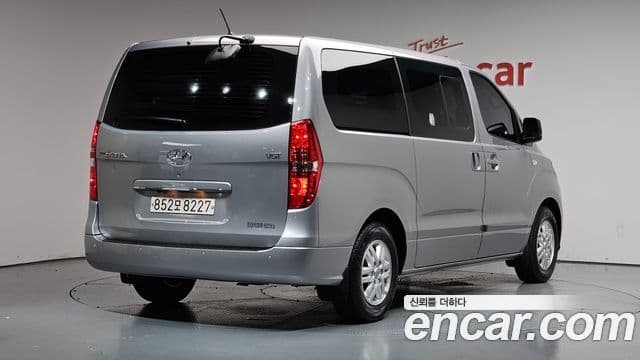 Hyundai The New Grand Starex 2
