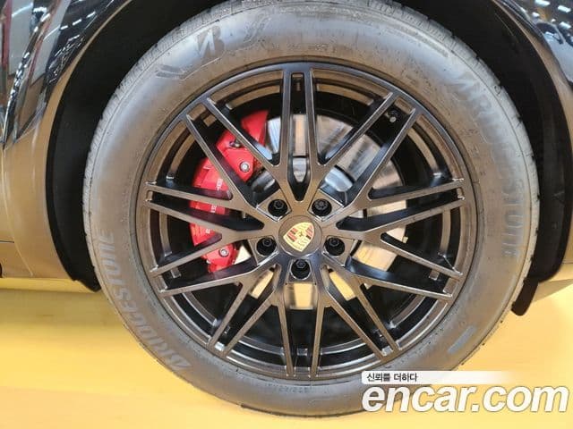 Porsche Cayenne (PO536) 4