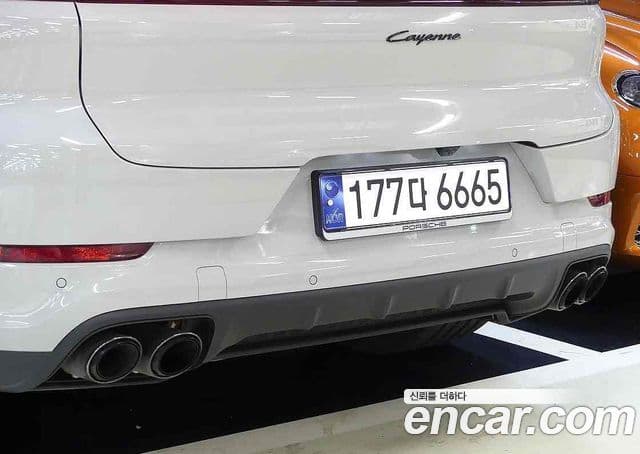 Porsche Cayenne (PO536) 4