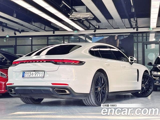 Porsche Panamera (971) 2