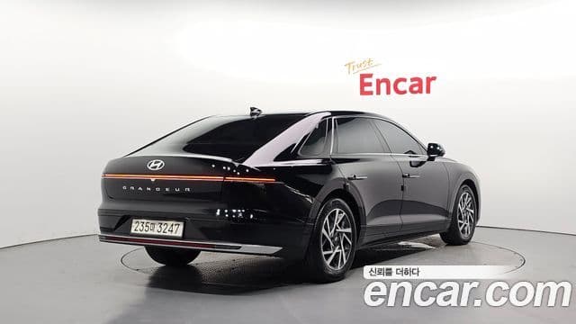 Hyundai Grandeur (GN7) 2