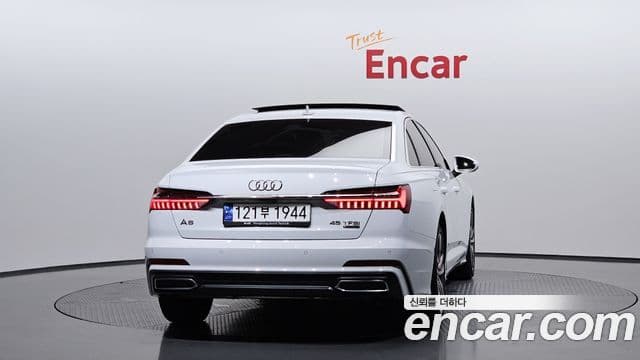 Audi A6 (C8) 3