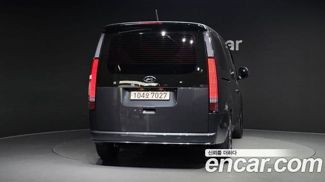 Hyundai Staria 4