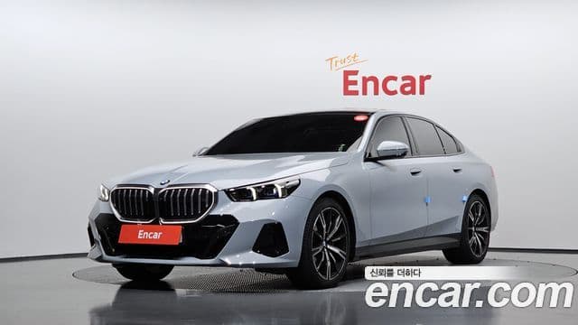 BMW 5 Series (G60) — 1