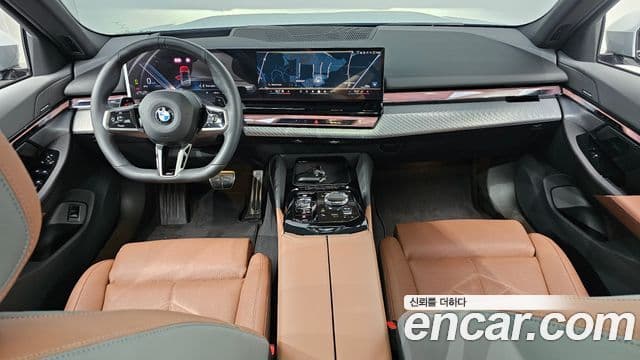 BMW 5 Series (G60) 4