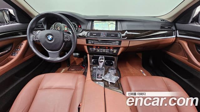 BMW 5 Series (F10) 4