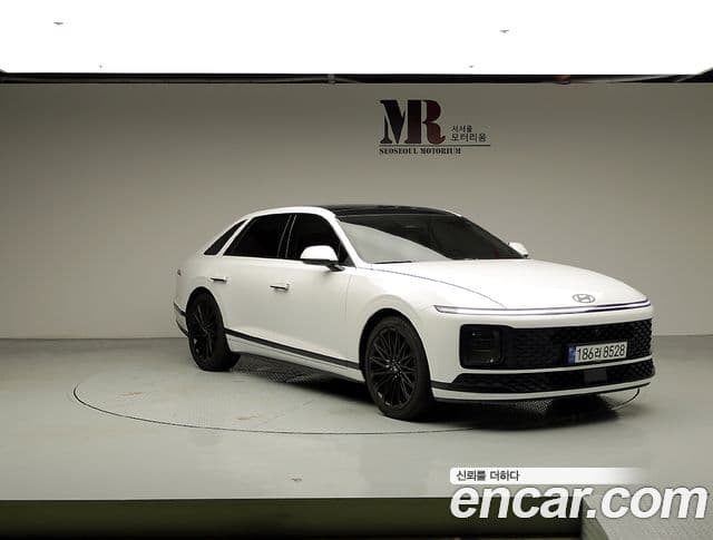 Hyundai Grandeur (GN7) 2