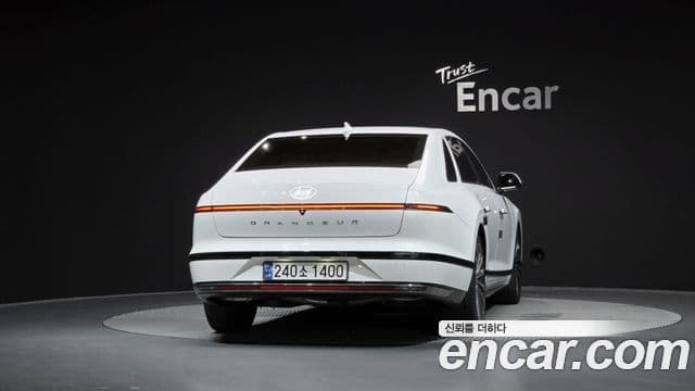 Hyundai Grandeur (GN7) 3