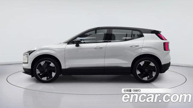 Volvo EX30 3