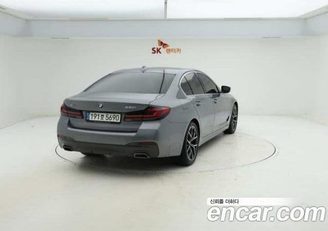 BMW 5 Series (G30) 3