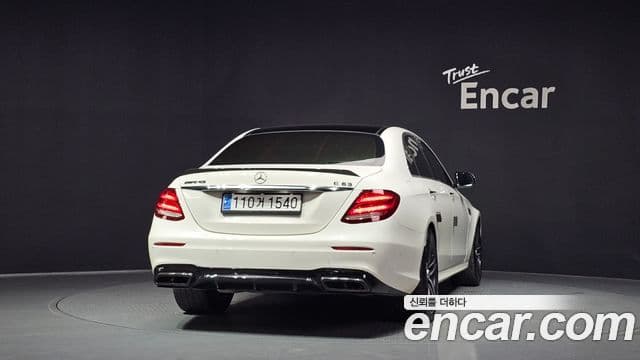 Mercedes-Benz E-Class W213 4