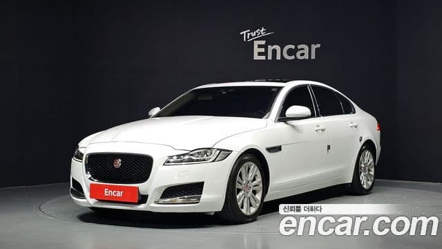 Jaguar XF (X260) 1