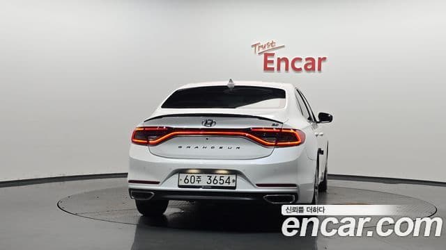 Hyundai Grandeur IG 3