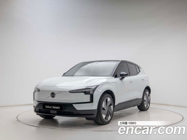 Volvo EX30 1