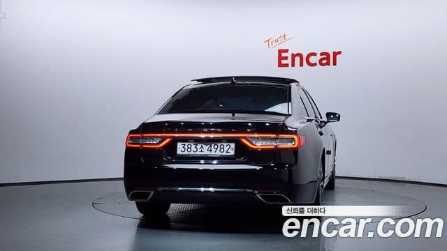Lincoln Continental 10th Gen 4