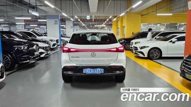 Mercedes-Benz EQA H243 4