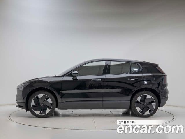 Volvo EX30 3