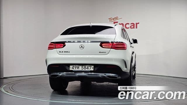 Mercedes-Benz GLE-Class W166 3