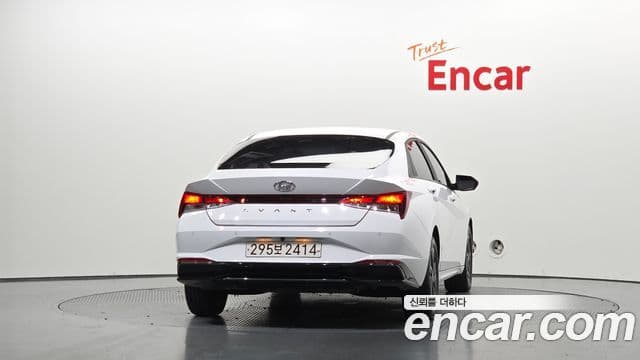 Hyundai Avante Hybrid (CN7) 4