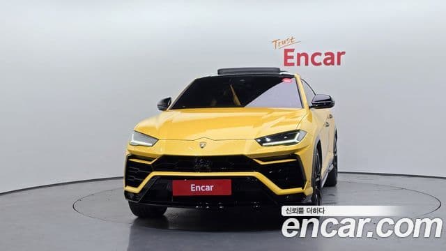 Lamborghini Urus 3