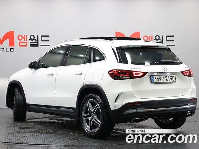 Mercedes-Benz GLA-Class H247 4
