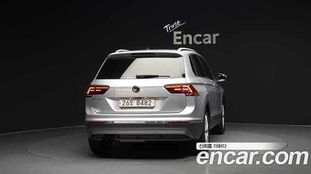 Volkswagen Tiguan 2nd Gen 4