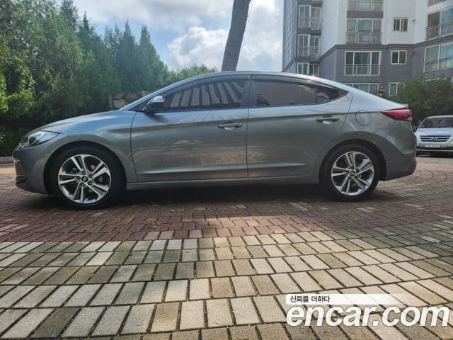 Hyundai Avante AD 4