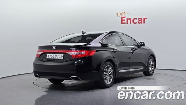 Hyundai Grandeur HG 2