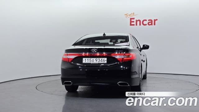 Hyundai Grandeur HG 4