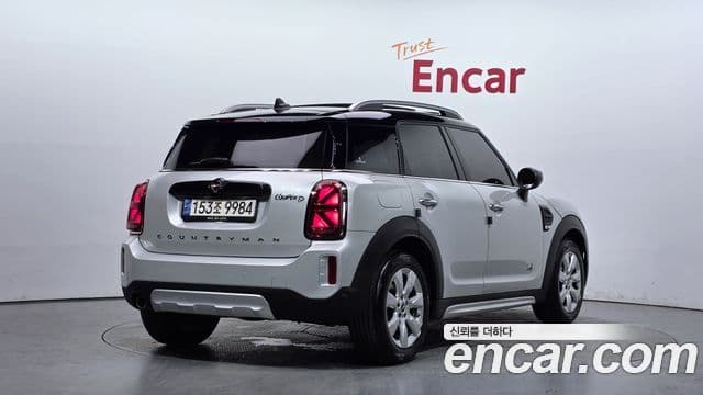 MINI Cooper D Countryman 2