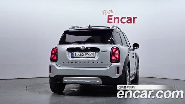 MINI Cooper D Countryman 4