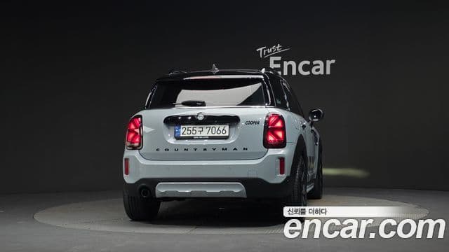 MINI Cooper Countryman 3