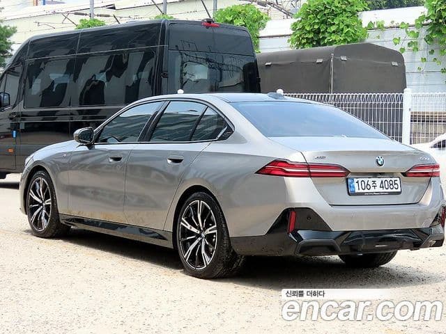 BMW 5 Series (G60) 2