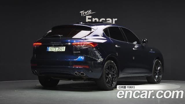 Maserati Levante 2
