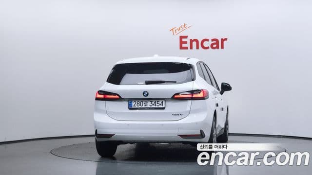 BMW 2 Series 액티브 투어러 (U06) 3